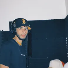 Hör dir phantomcity an, schau dir Musikvideos an, lies die Biografie, finde Tourdaten und mehr!