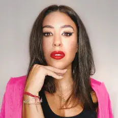 Salena Mastroianni을(를) 듣고, 뮤직 비디오를 보고, 약력을 읽고, 투어 일정 등을 확인하세요!