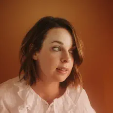 Becca Jordanを聴いたり、ミュージックビデオを鑑賞したり、経歴やツアー日程などを確認したりしましょう！