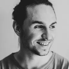 Ouve Jaile, vê vídeos de música, lê a biografia, vê as datas da digressão e muito mais!