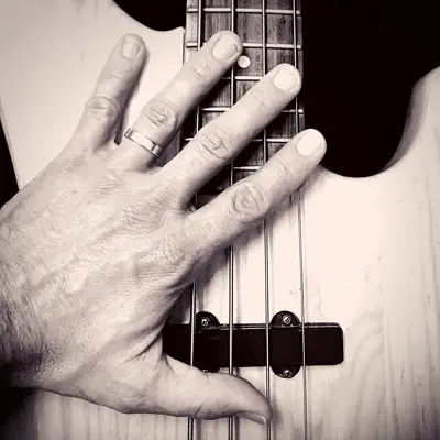 Listen to Thisisgraeme, watch music videos, read bio, see tour dates & more!