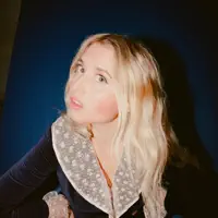 Escucha a undefined, mira videos musicales, lee su biografía, consulta las fechas de las gira y más.