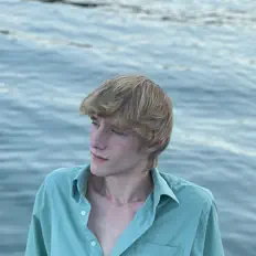 Carson Shmyr: песни, клипы, биография, даты выступлений и многое другое.