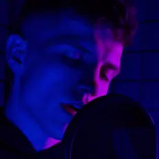 Ascolta Гексли, guarda video musicali, leggi la biografia, vedi le date del tour & altro!