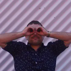 收听 Fabeldyret、观看音乐视频、阅读小传、查看巡演日期等 ！