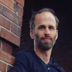 Poslechněte si interpreta Smiley Kaul, sledujte hudební videa, přečtěte si životopis, podívejte se na data turné a další informace.