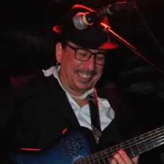 Dengarkan Jabuti, tonton video musik, baca bio, lihat tanggal tur & lainnya!