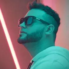 Poslechněte si interpreta Maicol Angelo, sledujte hudební videa, přečtěte si životopis, podívejte se na data turné a další informace.
