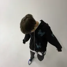 收听 YNG BN、观看音乐视频、阅读小传、查看巡演日期等 ！