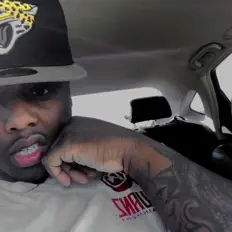 Hör dir AceBrickz an, schau dir Musikvideos an, lies die Biografie, finde Tourdaten und mehr!