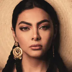 Escucha a Valeria Cuevas, mira vídeos musicales, lee la biografía, consulta fechas de giras y mucho más.