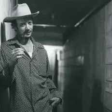 Dengarkan Erik Koskinen, tonton video musik, baca bio, lihat tanggal tur & lainnya!