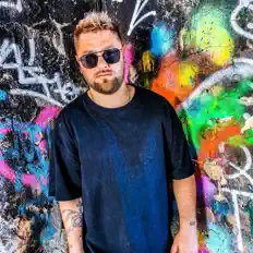 Antho Decksを聴いたり、ミュージックビデオを鑑賞したり、経歴やツアー日程などを確認したりしましょう！