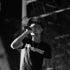 Hör dir Trendsetta an, schau dir Musikvideos an, lies die Biografie, finde Tourdaten und mehr!