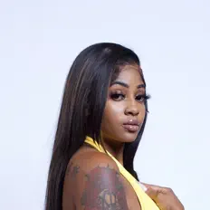 Nina Laretta dinle, müzik videolarını izle, biyografisini oku, tur tarihlerini ve daha fazlasını gör!