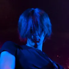 Ouça Stealing Heather, assista a videoclipes, leia a biografia, veja as datas das turnês e mais!
