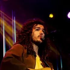 Aly Absalam सुनें, म्यूज़िक वीडियो देखें, बायो पढ़ें, दौरे की तारीखें और बहुत कुछ देखें!