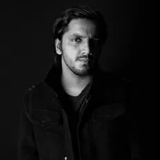 Ouça Abhishek, assista a videoclipes, leia a biografia, veja as datas das turnês e mais!