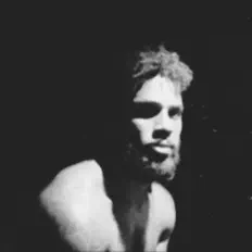 RaH-Boを聴いたり、ミュージックビデオを鑑賞したり、経歴やツアー日程などを確認したりしましょう！