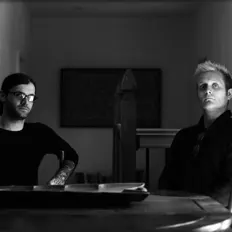 Escucha a Whiston & Warmack, mira vídeos musicales, lee la biografía, consulta fechas de giras y mucho más.