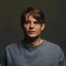 聆聽 Andino、觀看音樂影片、閱讀小傳、查看巡演日期等！