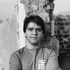 Hossein Kamani सुनें, म्यूज़िक वीडियो देखें, बायो पढ़ें, दौरे की तारीखें और बहुत कुछ देखें!