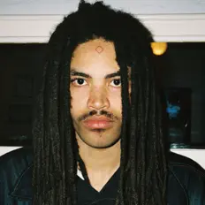 Escucha a Redderedder, mira videos musicales, lee su biografía, consulta las fechas de las gira y más.