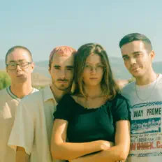 Muro María सुनें, म्यूज़िक वीडियो देखें, बायो पढ़ें, दौरे की तारीखें और बहुत कुछ देखें!