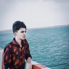 Dengarkan Naif Aftab, tonton video musik, baca bio, lihat tanggal tur & lainnya!