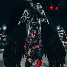 Hör dir Evol an, schau dir Musikvideos an, lies die Biografie, finde Tourdaten und mehr!