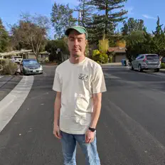 Dengarkan Lil Dork, tonton video musik, baca bio, lihat tanggal tur & lainnya!