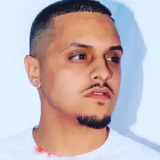 CGMChooie dinle, müzik videolarını izle, biyografisini oku, tur tarihlerini ve daha fazlasını gör!