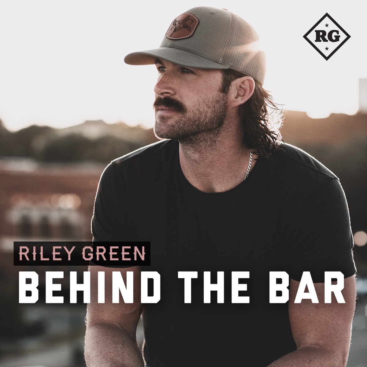 Exclusive: Riley Green Talks New Single, 'Mississippi Or Me
