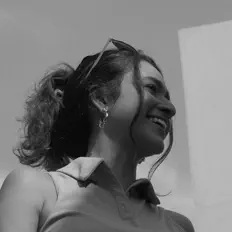 Hör dir Swetha Perera an, schau dir Musikvideos an, lies die Biografie, finde Tourdaten und mehr!