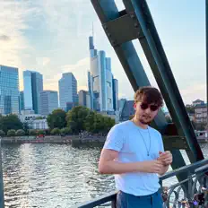 Linus Jaxtheimerを聴いたり、ミュージックビデオを鑑賞したり、経歴やツアー日程などを確認したりしましょう！