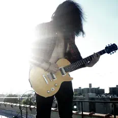 Hör dir momentary you an, schau dir Musikvideos an, lies die Biografie, finde Tourdaten und mehr!