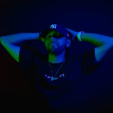 Listen to Yeiii, watch music videos, read bio, see tour dates & more!