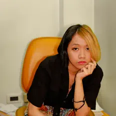 Dengarkan Sleepless Sophie, tonton video musik, baca bio, lihat tanggal tur & lainnya!