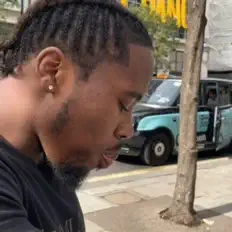 Écoutez Ososho, regardez des vidéoclips, lisez la biographie, consultez les dates de tournée et plus encore !