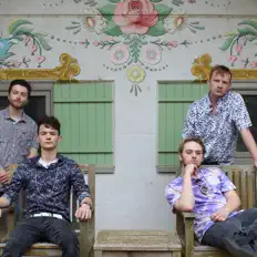 Ascolta Malibu '92, guarda video musicali, leggi la biografia, vedi le date del tour & altro!