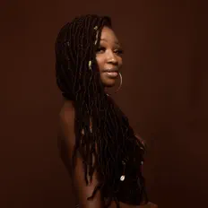 收听 Shaquawna Shawnte'、观看音乐视频、阅读小传、查看巡演日期等 ！