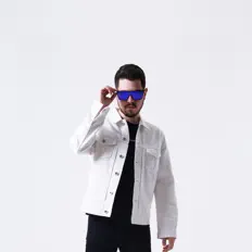 收听 Sait Esmeray、观看音乐视频、阅读小传、查看巡演日期等 ！