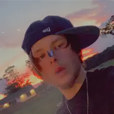 Kalvin Hatcherを聴いたり、ミュージックビデオを鑑賞したり、経歴やツアー日程などを確認したりしましょう！