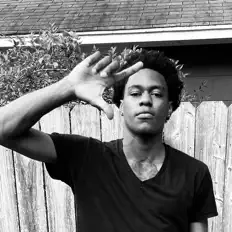 RUDEBOSを聴いたり、ミュージックビデオを鑑賞したり、経歴やツアー日程などを確認したりしましょう！