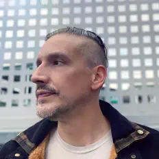 Luister naar Marcelo Quinonez, bekijk muziekvideo's, lees de bio, bekijk de tourdata, en meer!