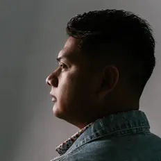 Ascolta Marco Rhodes, guarda video musicali, leggi la biografia, vedi le date del tour & altro!