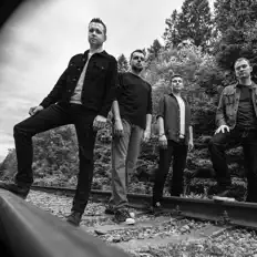 聆聽 Artificial Waves、觀看音樂影片、閱讀小傳、查看巡演日期等！