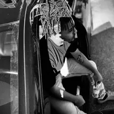 Moo$e सुनें, म्यूज़िक वीडियो देखें, बायो पढ़ें, दौरे की तारीखें और बहुत कुछ देखें!