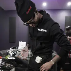 聆聽 Bobby Bandz、觀看音樂影片、閱讀小傳、查看巡演日期等！