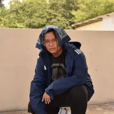 Escucha a Necio Efe, mira videos musicales, lee su biografía, consulta las fechas de las gira y más.